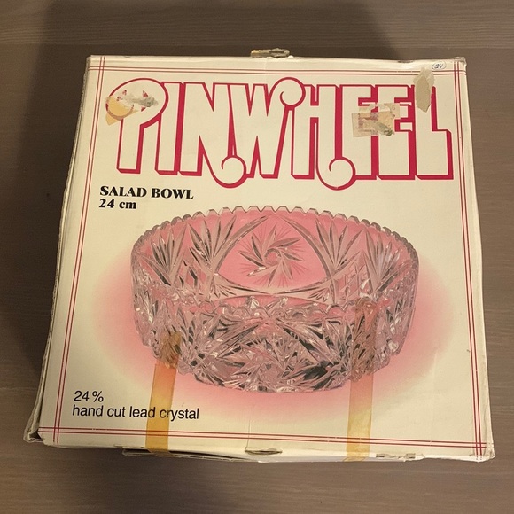 Vintage Pinwheel Crystal Salad Bowl in Original Box - Picture 2 of 4
